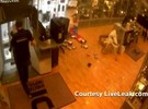 Câmera em loja registra momento de explosão - 27.jul.2011