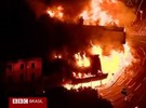 8.ago.2011 - Revolta popular provoca incêndios e saques